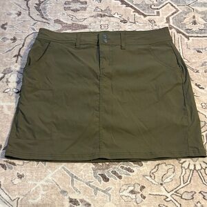 Prana Olive Green Women's Skort size 8